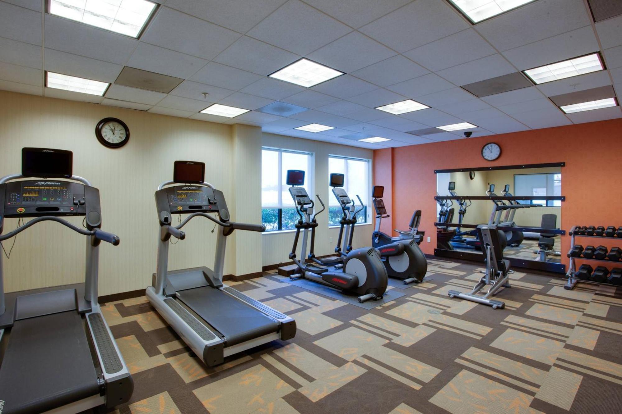 Courtyard Republic Airport Long Island/Farmingdale Hotel Luaran gambar