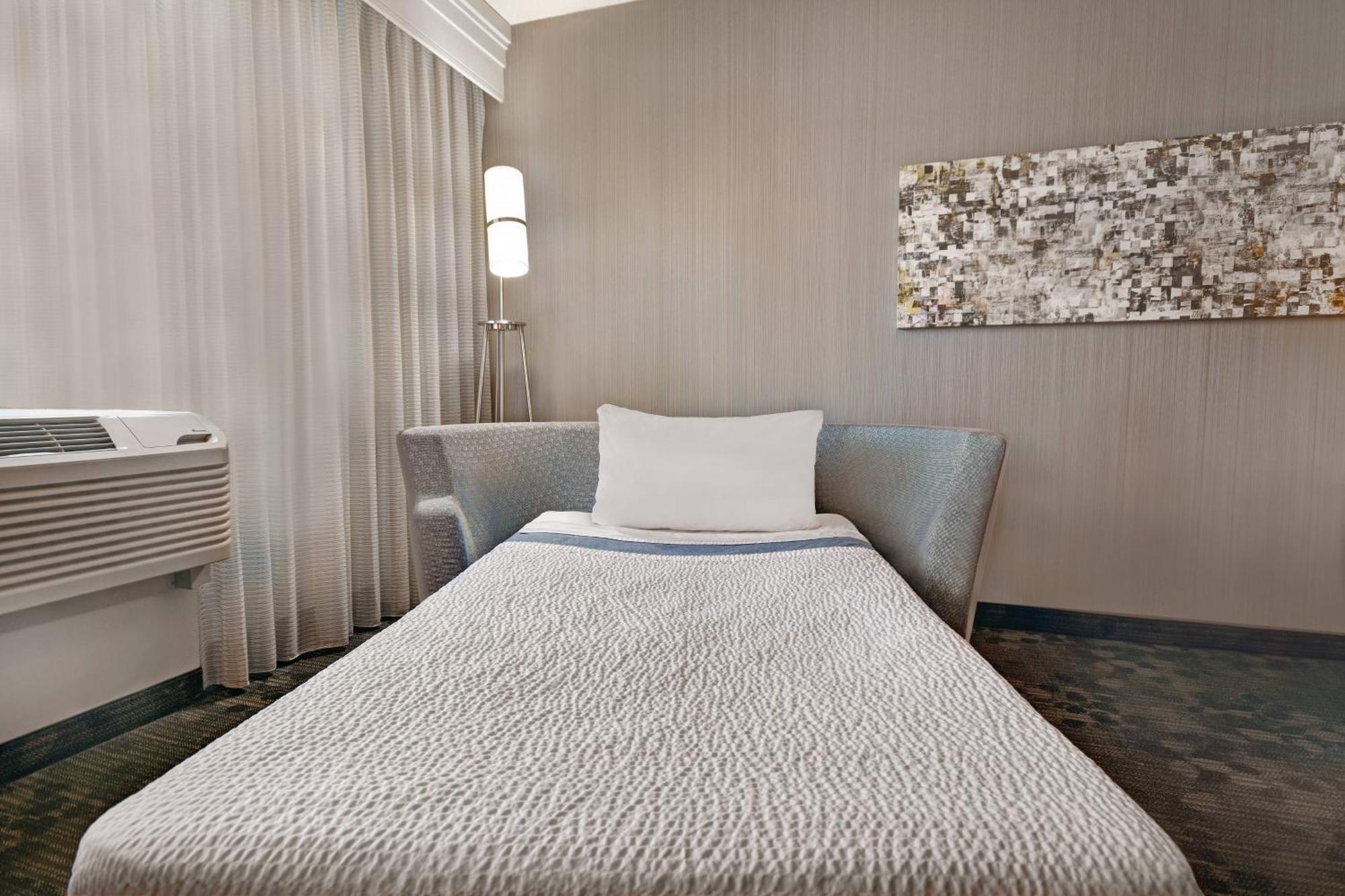 Courtyard Republic Airport Long Island/Farmingdale Hotel Luaran gambar